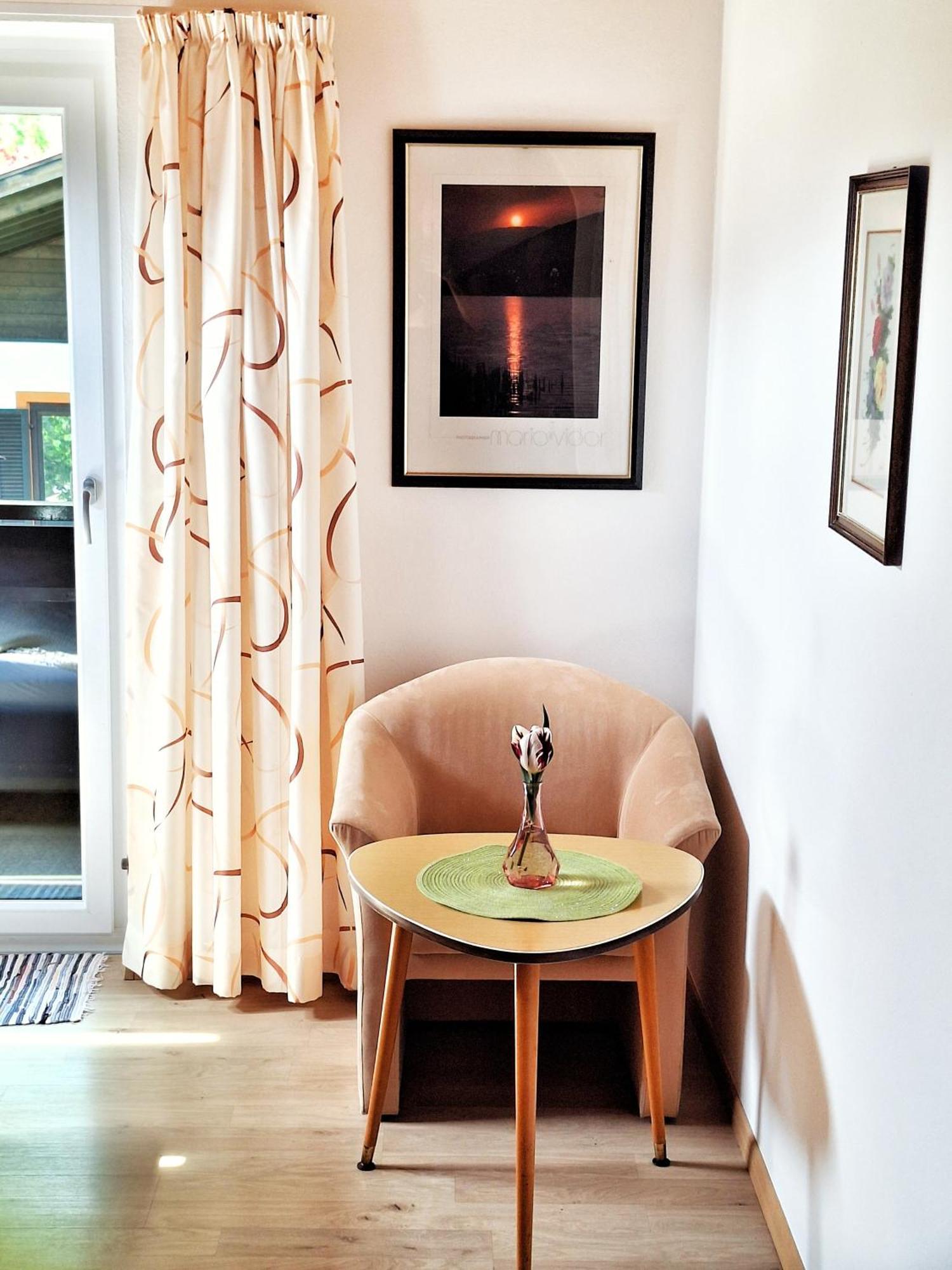 Cafe Rudi Living Bed & Breakfast Parcines Dış mekan fotoğraf