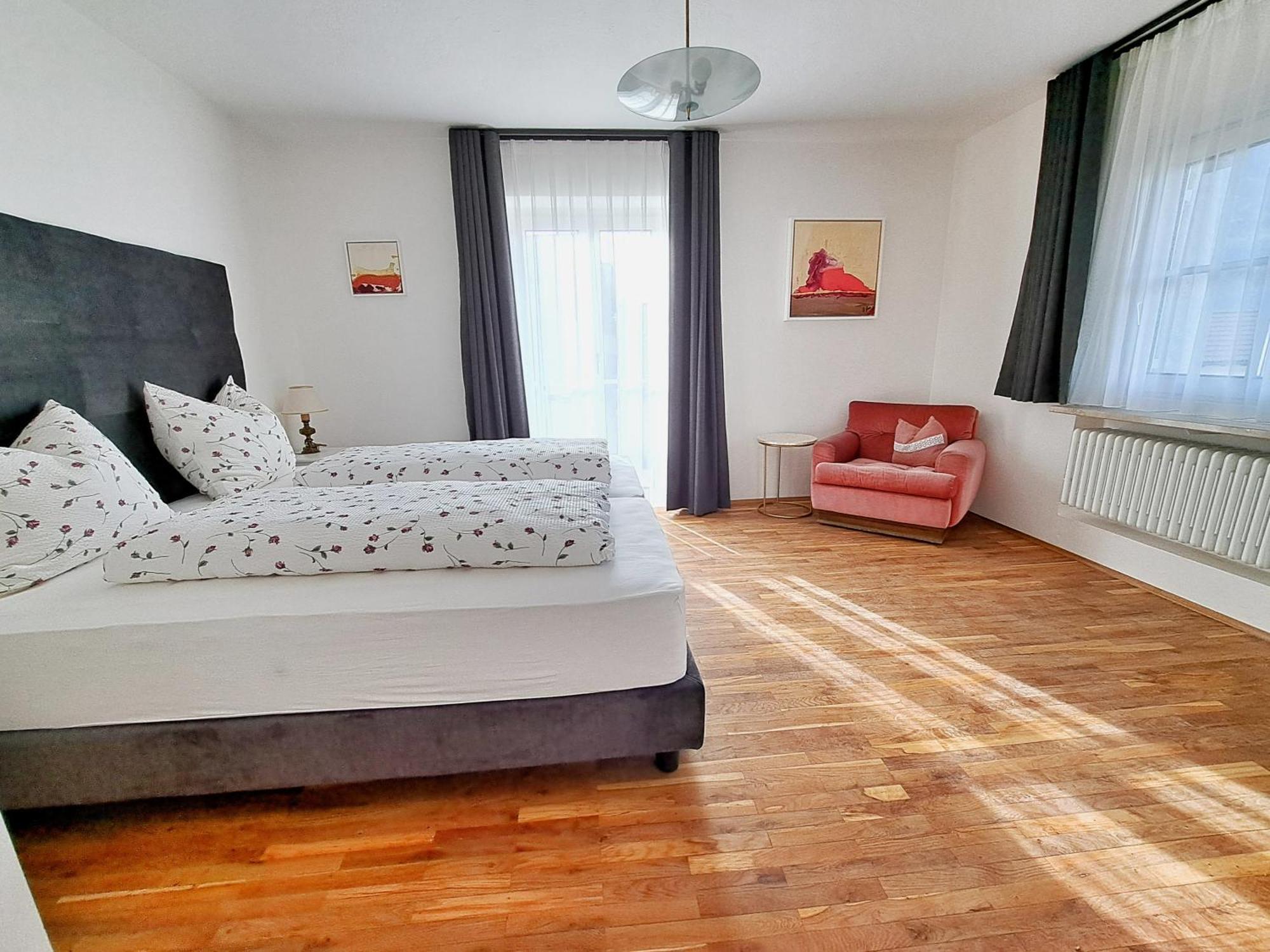 Cafe Rudi Living Bed & Breakfast Parcines Dış mekan fotoğraf